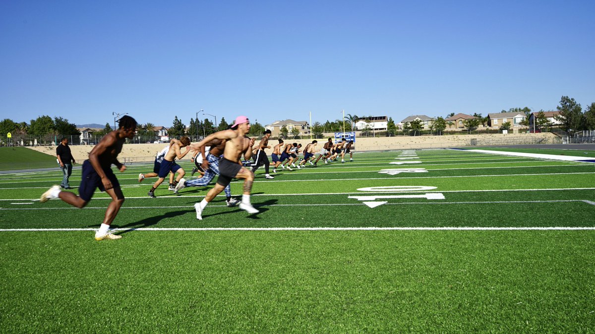 SummitSkyhawkFB's tweet image. Time flys when your having fun 💯🏆 #SummitFootball #SummitHigh #Skyhawks