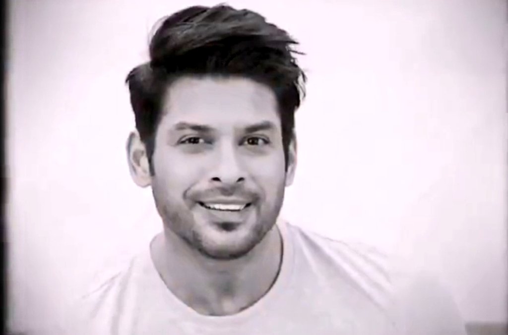 Chandaanu1's tweet photo. #SidharthShukla "Don't become their version of you, you are your version of yourself" - 
#SidharthShukla 
#सिद्धार्थशुक्ला https://t.co/oHlQgm3yob