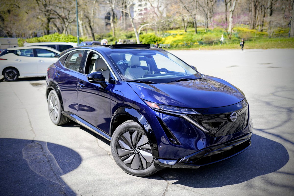 ArtsRjg's tweet photo. Had the privilege to test drive the #nissanariya around Central Park. The future is here! The open floor plan is a blessing for people my size. No more thigh against the center console. #nissaninsiders #nissanemployee #nissannext https://t.co/7Fl4E6ebey