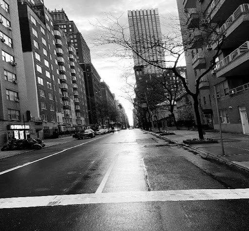 EchoesofNewYork's tweet photo. April 13, 2020
📍Park Avenue &amp; 37th St.

Park Avenue is one of the busiest streets in NYC, so it was very eerie and unusual seeing it this bare 🌾

‼️EoN is available on @rarecircles ‼️

#NYC #Pandemic #NFT #NFTcollection #photographynft #NFTphotos #nfts #womeninnfts #NFTdrop https://t.co/L2sMMLa95D