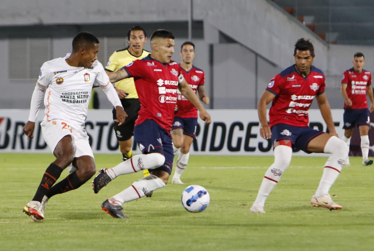 radiortc's tweet photo. Final
Ayacucho ganó a Wilstermann en condición de visitante

#Wilstermann 0 - 2 #Ayacucho
Goles:
Duclos       9’
Techera 78’

🏆 #Sudamericana https://t.co/z7pmD5xTG9