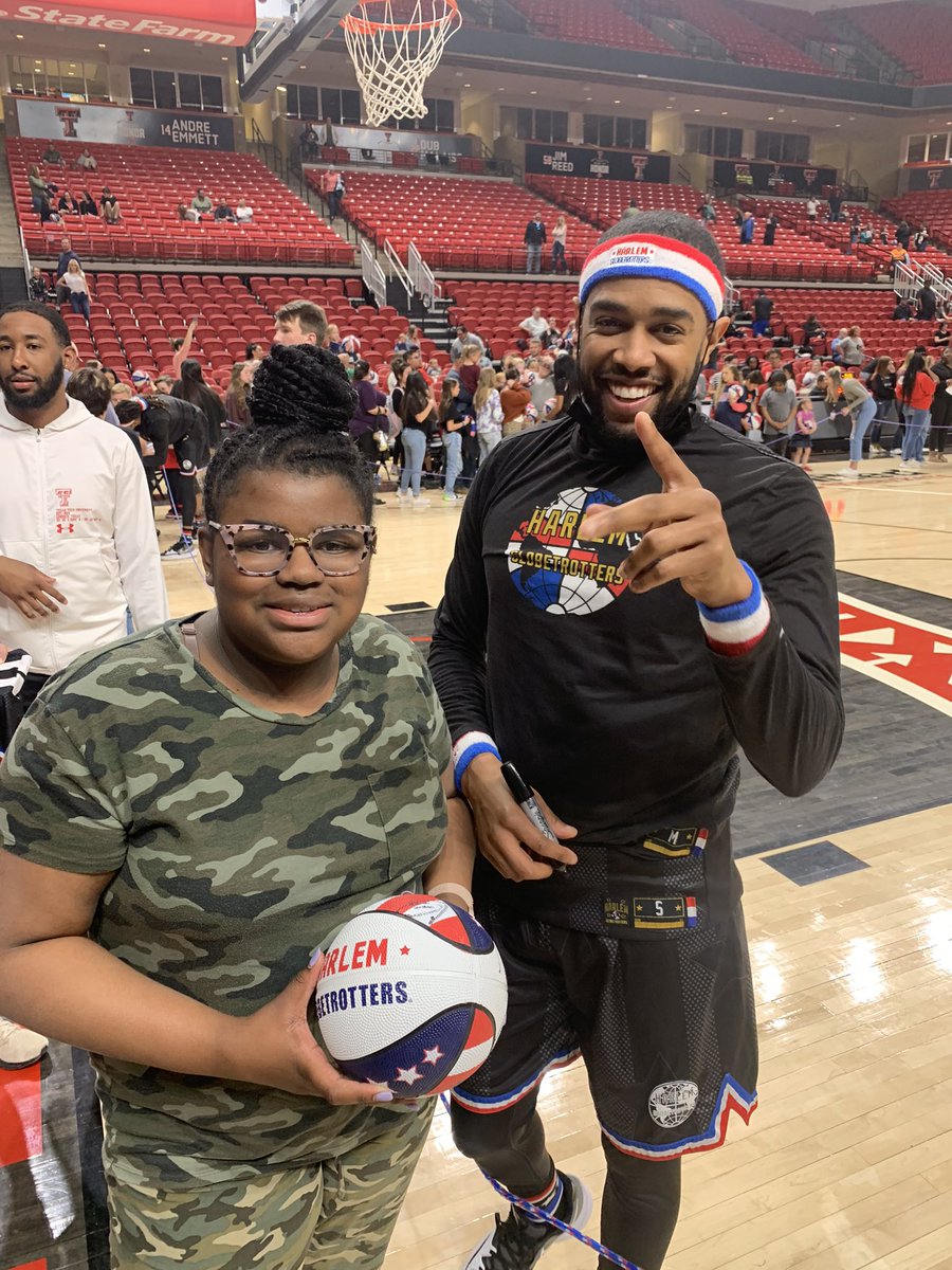 Throw back with <a href="/Globies/">Harlem Globetrotters</a> @11_SayCheese then and now! I
