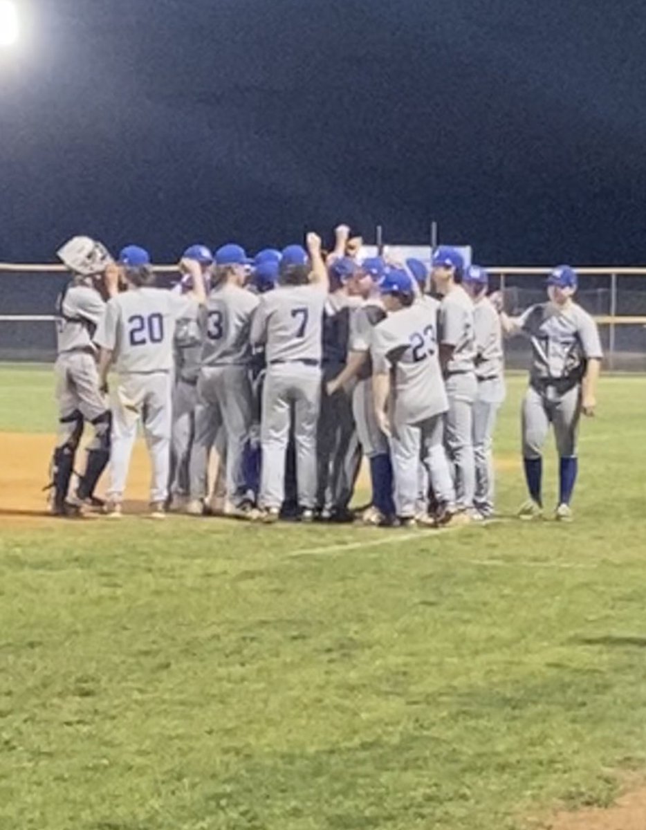 LNHSBaseball9's tweet photo. LNHS 4-1 win over SIHS. Drew Nelson took the win allowing 3 hits, and 0 runs. @LNHS_Athletics @LNWildcatWATCH @Gm4Sports https://t.co/Cvu31uNTfS