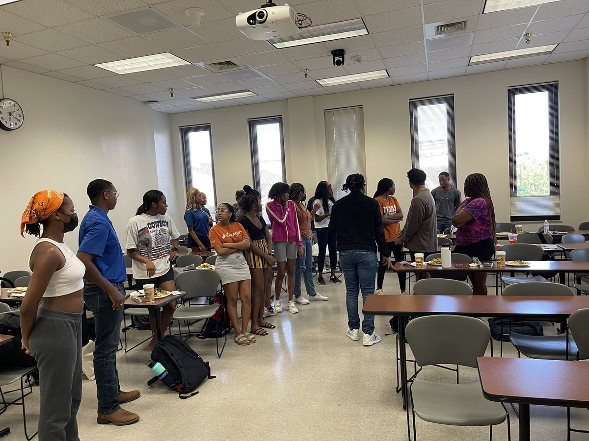 MPSigmas's tweet photo. The BluPrint: Page 3

“Generational Wealth Wednesday w/ BBSA”

Cabo Bob’s for the win! Thank you Soror Dena and Frat Arion for teaching us how you’ve managed to generate great income through real estate 

#GOMAB #TheBluPrint https://t.co/JWXA0L5nWb