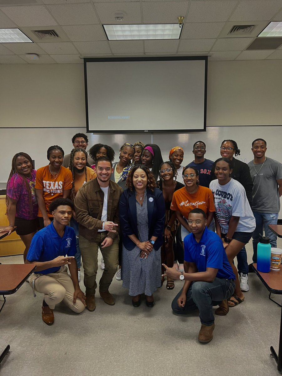 MPSigmas's tweet photo. The BluPrint: Page 3

“Generational Wealth Wednesday w/ BBSA”

Cabo Bob’s for the win! Thank you Soror Dena and Frat Arion for teaching us how you’ve managed to generate great income through real estate 

#GOMAB #TheBluPrint https://t.co/JWXA0L5nWb