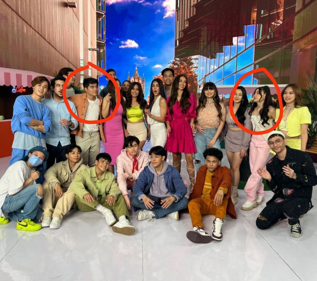 MyOnlyGirl123's tweet photo. @_RENEJAY Paano ba yan renejay,yong c @LITZ_heart may iba na tamang lowkey lng yong dalawa, kilala mo c @andrewmuhlach?? Yan bago nya idol ,ito oh grabe titigan yan,kaw na bahala sa sarili mo. https://t.co/Hw19H5w98a