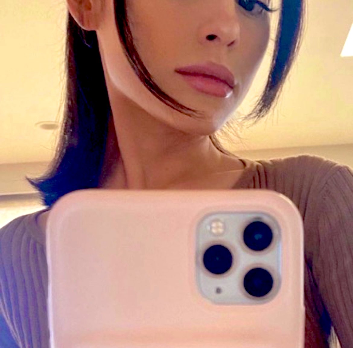 kbyeforboca's tweet photo. she is so fine. so fine https://t.co/zK9j21xbBE