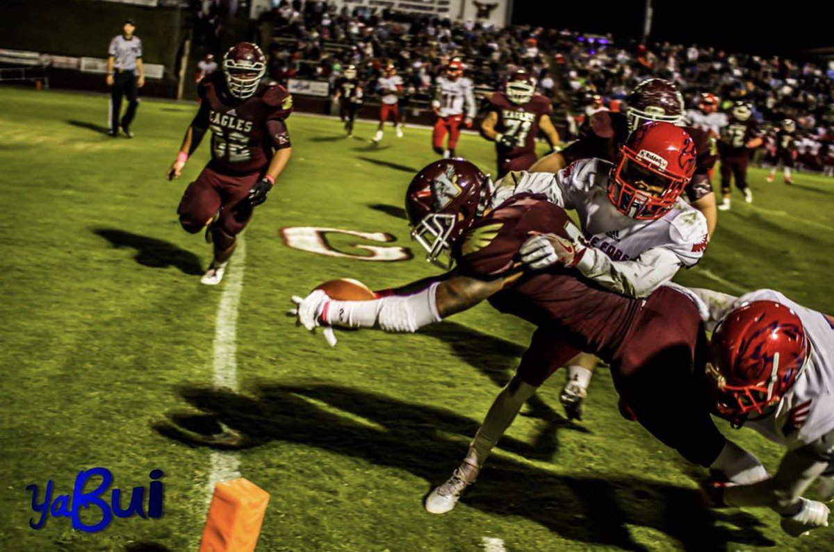 JordanTinder's tweet photo. @LongLiveTone2 @RolandClay5 @Niceville_FB @jayden4sheppard @Azareyehthomas @Dmcnulty_1 @ShawnP_7 @michaun3coward Class of 2017 started that thang!🙏🏾🙌🏾 https://t.co/BG8LFFKD68