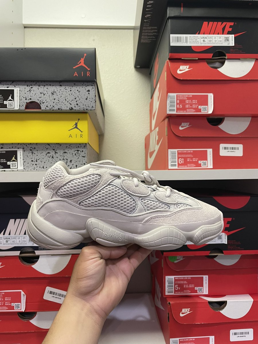 8ealeman's tweet photo. @SellKicksSunday Sz 8.5 $280 https://t.co/AlGWJCIfOs