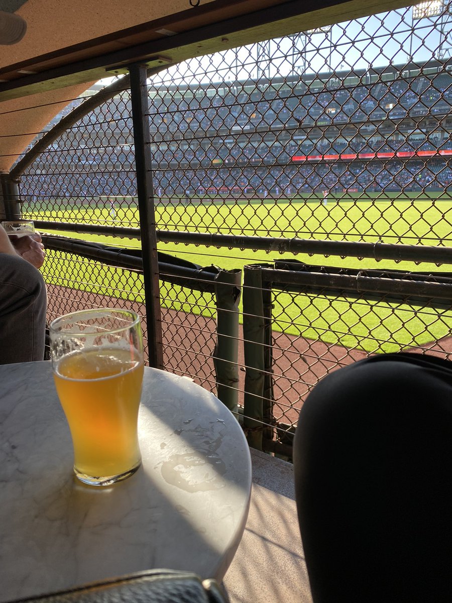 Should we do some more Gotham Club passes giveaways? 🤔 

RT for a yes vote.

#sfgiants #SFGameUp