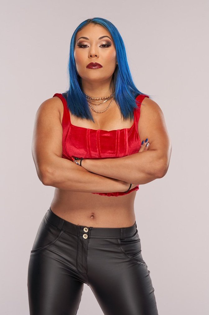 JustDerty's tweet photo. I miss seeing @MiaYim in the ring on tv but at least I can catch her on @Twitch every day. The big homie @RealKeithLee is a lucky man. #Yimitless #WomanCrushWednesday https://t.co/d9XmBSMPrk