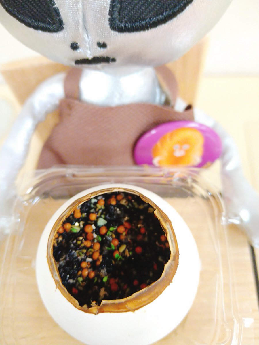 miraiya_mikasa's tweet photo. おはようございます。
気温も上がってきた三笠、ついにストロベリーの芽が出ました(*^^)v
見え辛いですが緑色のポツポツしたのがみんな芽です。
たくさん芽が出たので卵のまま育てるとなるともう少し大きくなったら間引きが必要かもしれません。
#eggling #strawberry #聖新陶芸 https://t.co/t78EvFElzl