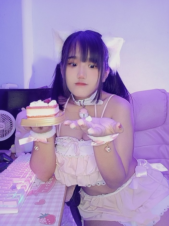 maplez_momiji's tweet photo. 𝑯𝒂𝒑𝒑𝒚 𝒃𝒊𝒓𝒕𝒉𝒅𝒂𝒚 𝒕𝒐 𝒎𝒆 !  今日は私の誕生日です！
22 ปีแล้วค่า | 2000/04/14 ( I'm 22 year old ) 🎂
ขอขอบคุณสำหรับ คำอวยพรล่วงหน้าด้วยนะคะ ✨

#โลลิสายห้าว #MomijiMaple https://t.co/TyFH2KZbPo