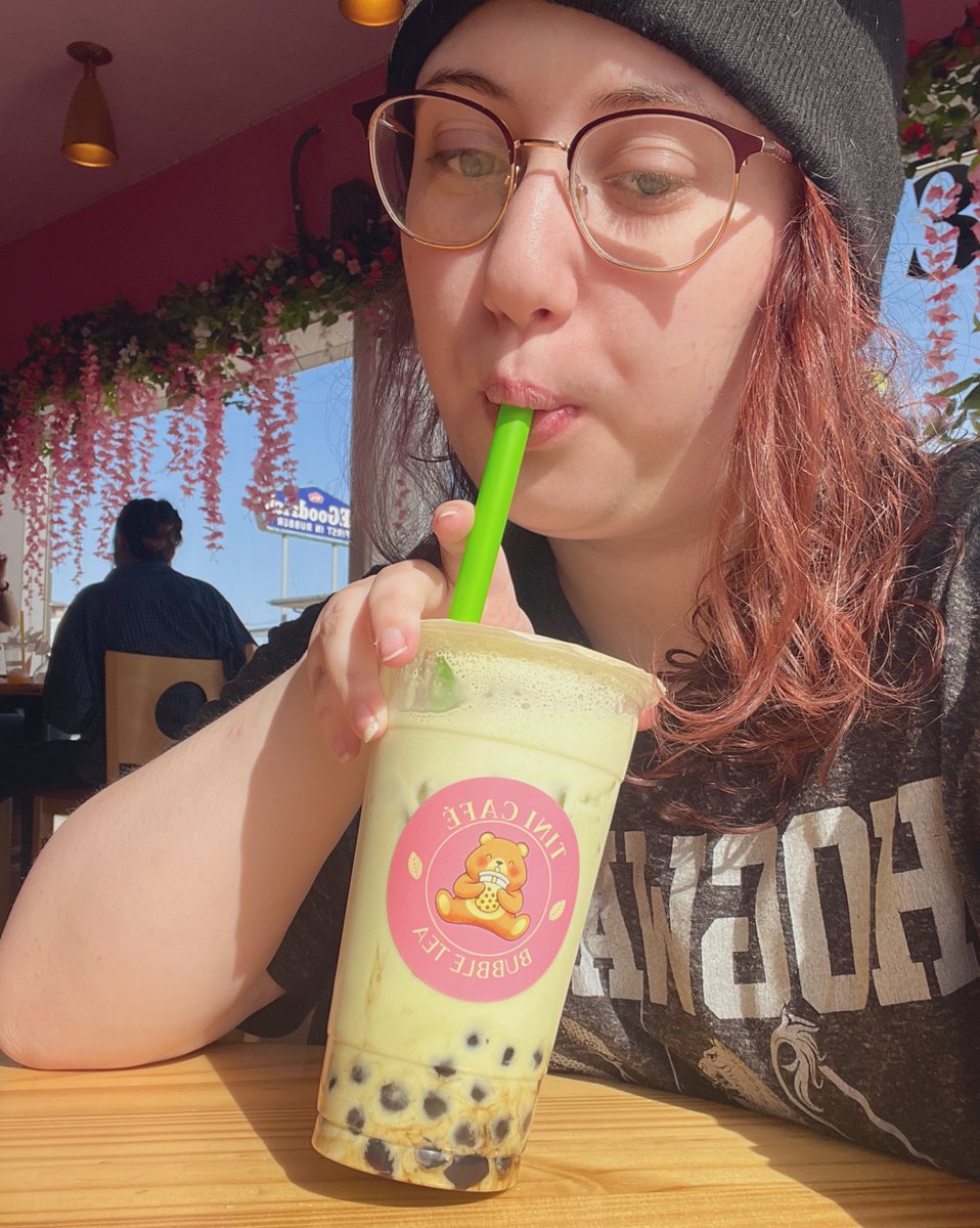 munchkinsimmer's tweet photo. Just saying hey since it’s been a bit✨life’s been busy but good, how are you my lovelies?🥰 https://t.co/kSkDjKWvOh