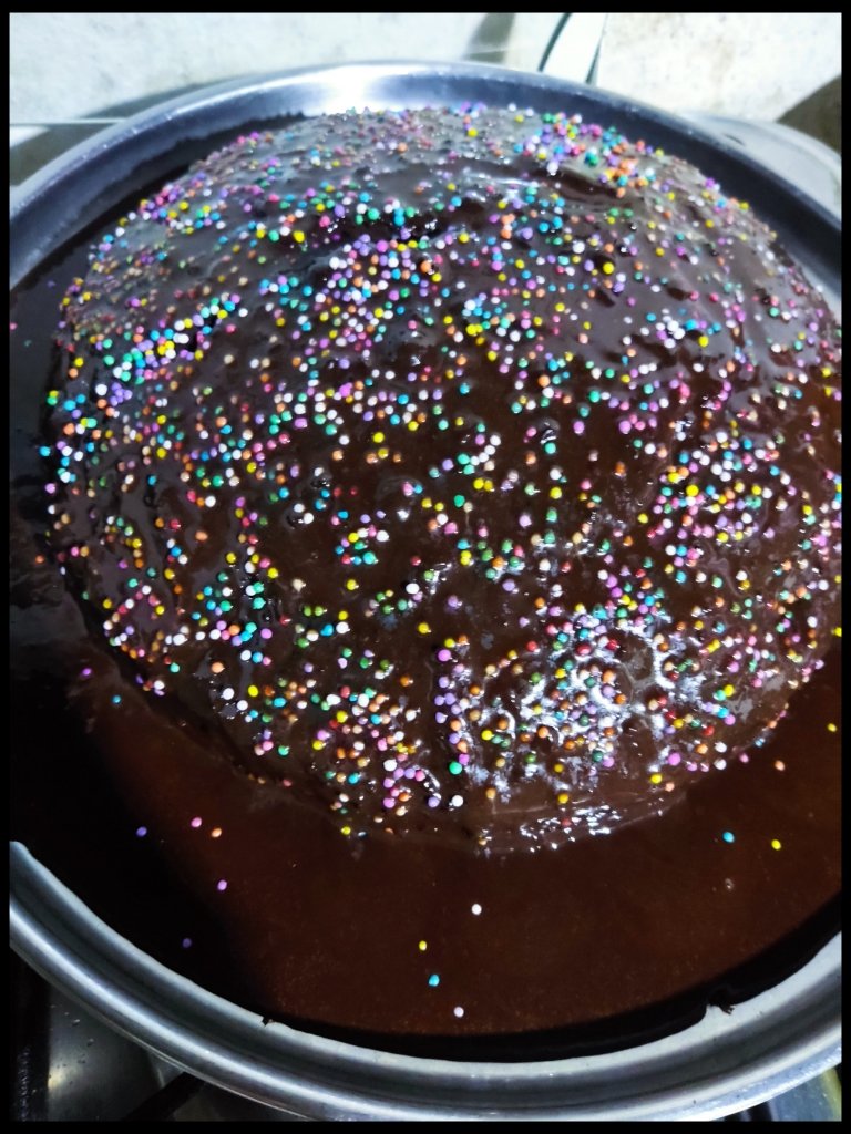 Yasern1975's tweet photo. Ayer fue el cumpleaños de mi mamá #86 y le hice una deliciosa torta de chocolate para celebrarlo ✨❤️
Acá les dejo el paso a paso #hive
#tutorial #cakediy #hb #birthdaymom
https://t.co/qweaT980Cw https://t.co/zCKQoGj8ry