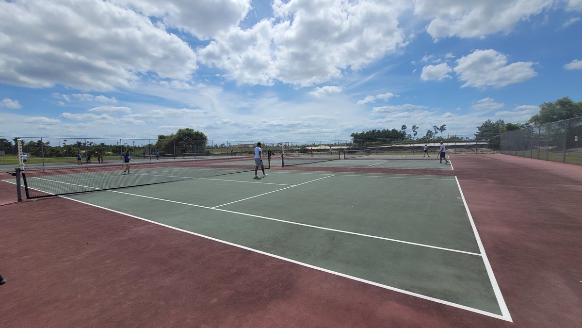 MrsDAversaAVID's tweet photo. Student vs Staff Tennis Match at Deltona today. Of course Staff members came out on top 😎💪🤍🐺💙 @DHSHappenings @MikeMicallef1 https://t.co/pbiQLPcwKC