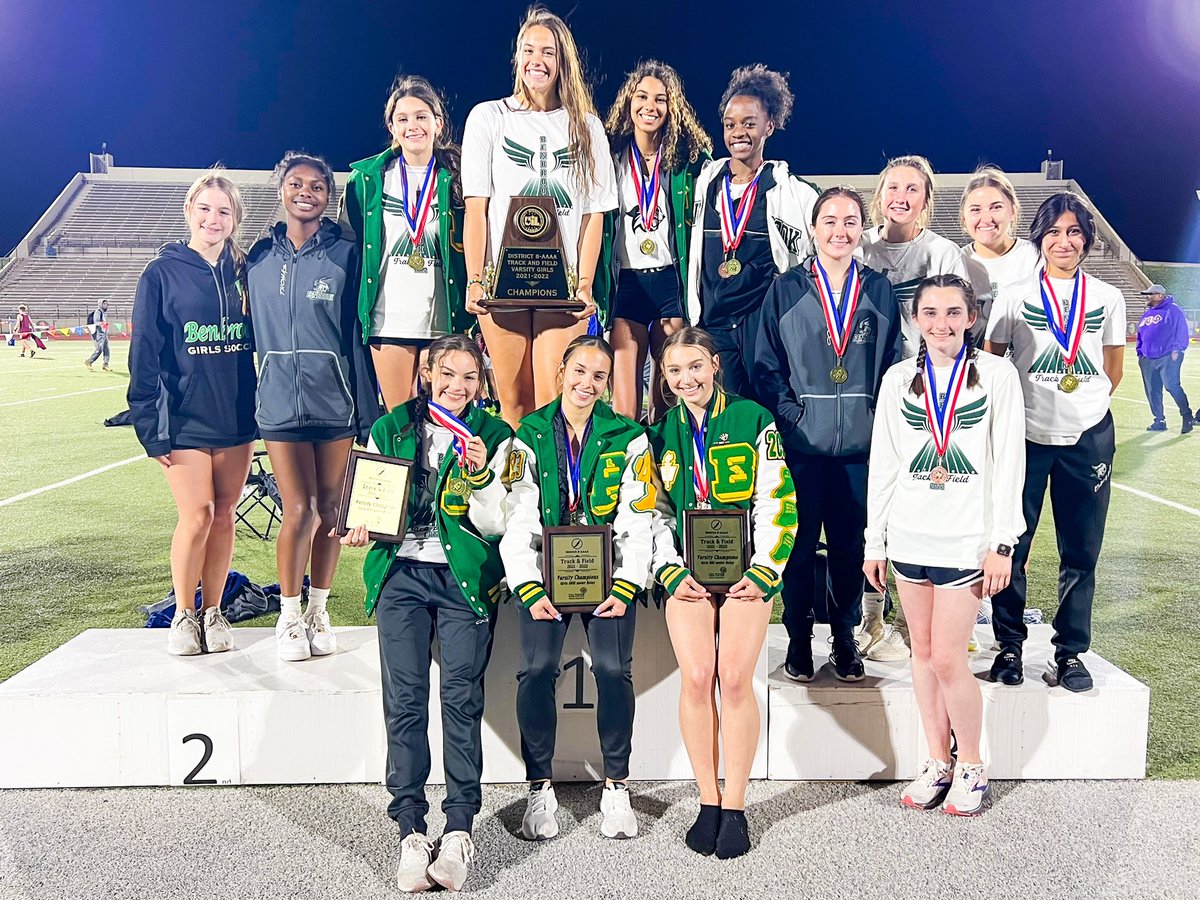 Lady Cats are your back-to-back District Champions!!💚
