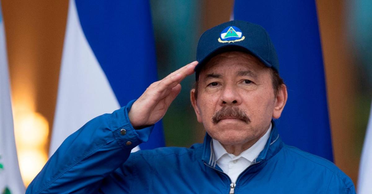 Y con ustedes el Comandante Daniel Ortega, Presidente de #Nicaragua para el mundo