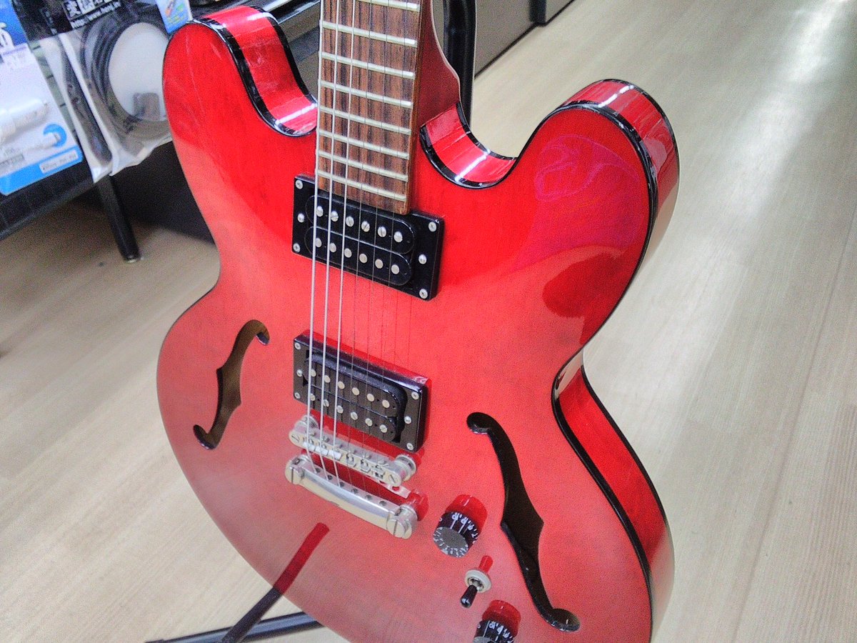 hardoff_i_y's tweet photo. 今日はEpihone(^0_0^)
#ハードオフ
#入荷情報
#セミアコ
#エレキギター
#Epiphone
#DotStudio https://t.co/skZNQvQ4mO