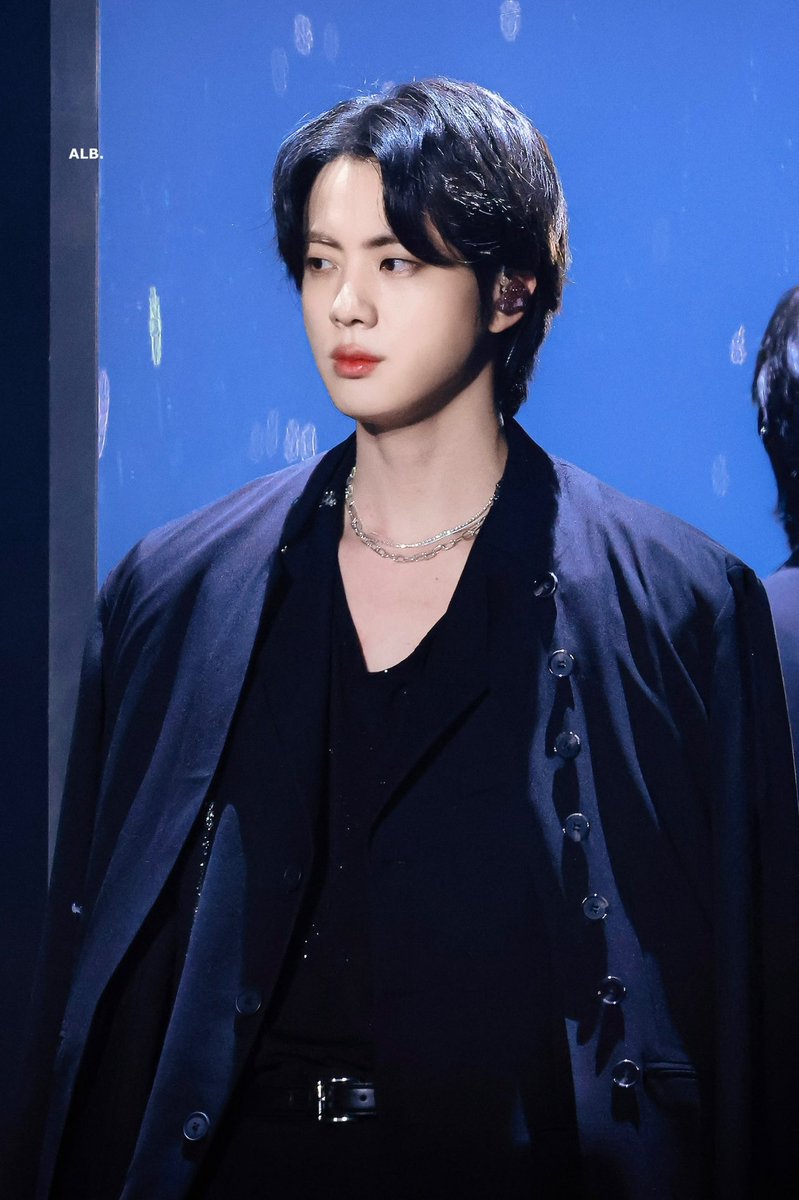 V_ARMY_02er's tweet photo. ♡
Listening to stable OST #Yours_Jin and worldwide trending song #SuperTuna_Jin by #JIN @BTS_twt https://t.co/nXNVkEBYM4