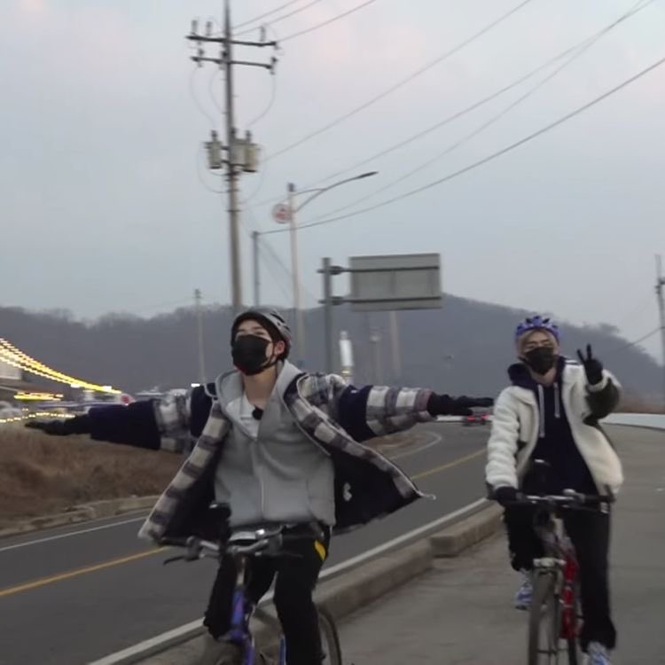 scionyphen's tweet photo. the genre is friendship on candid https://t.co/1FEBn0FlhK