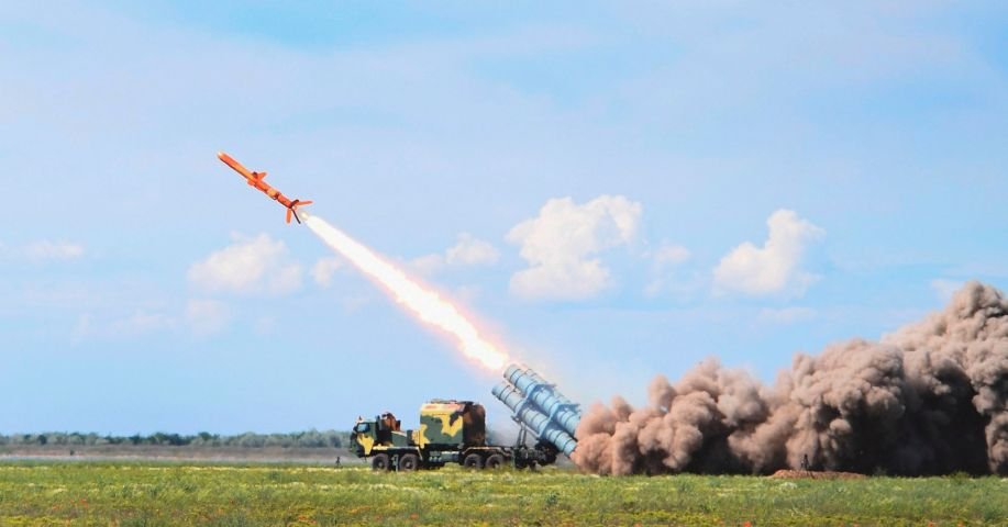 USAS_WW1's tweet photo. 2/ Interestingly, the #Neptune intermediate-range cruise missile Р-360 #Нептун was designed to defeat vessels up to 12,490 tons and the #Russians #Moskvacruiser's listed displacement is, get this, 12,490 tons! Both numbers per Wiki. https://t.co/BuooysPGos