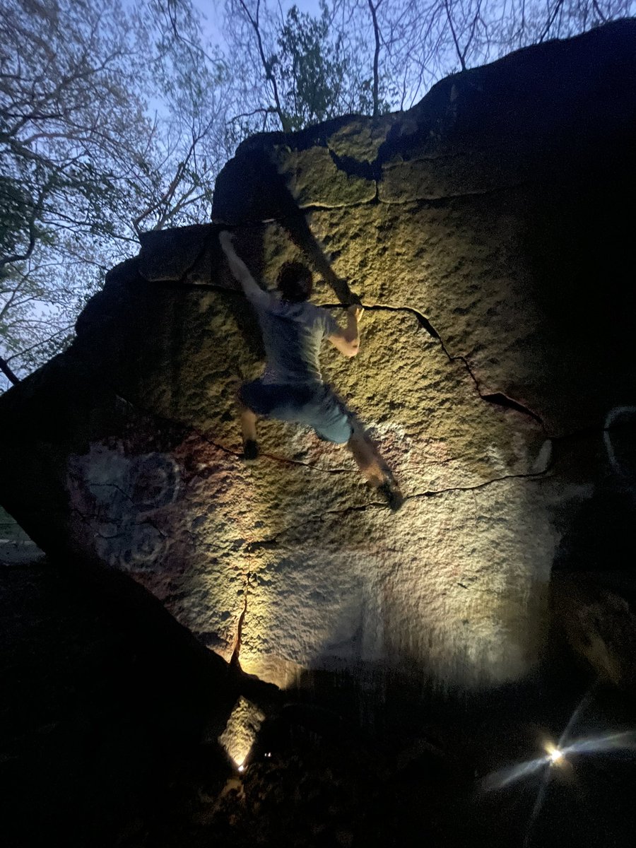 AdventureMikeS's tweet photo. Climbing in #RVA https://t.co/xLgN1nZB2E