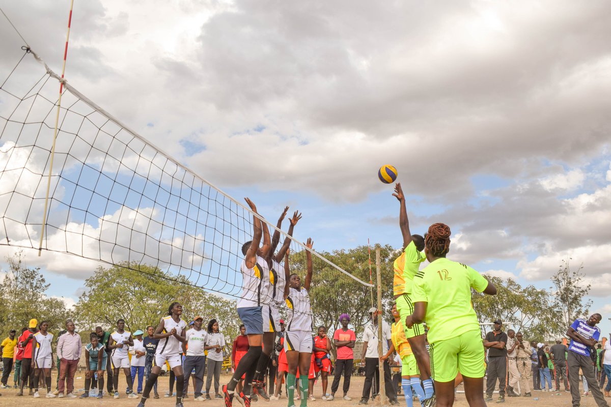 KYISA_Kenya's tweet photo. #KYISA2022 DAY 2: Volleyball
Ladies
Kakamega 3:1 Nyandarua
(20-25,25-15,25-16,25-15)

Nakuru 2:3 Makueni
(22-25,25-20,22-25,25-21,14-16)

Nyandarua 3:0 Nakuru
(25-16,25-19,25-21)

Kwale 0:3 Kakamega
(10-25,11-25,19-25) https://t.co/WwqWgH8Fye