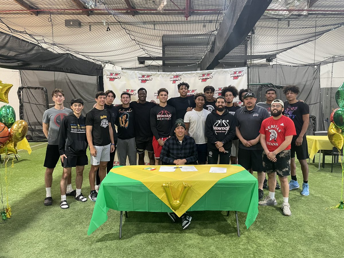CoachZedan's tweet photo. Jorge Ochoa.  Mexican American from South Central LA signs NLI to Vermont.  

That’s the tweet! https://t.co/GXRK3MGvrH