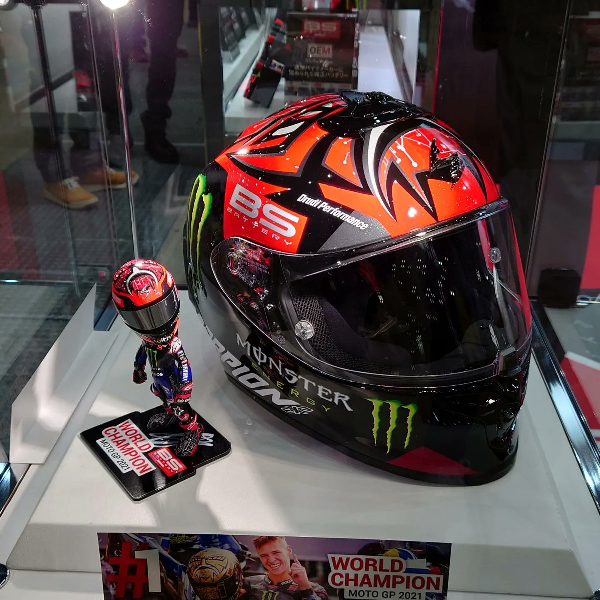 JUN_CBR250RR's tweet photo. 東京モーターサイクルショー
#東京モーターサイクルショー2022 #東京モーターサイクルショー #TMCS2022 #MotoGP #YZRM1 #S1000RR #PanigaleV4 https://t.co/jI2bpSD0zy