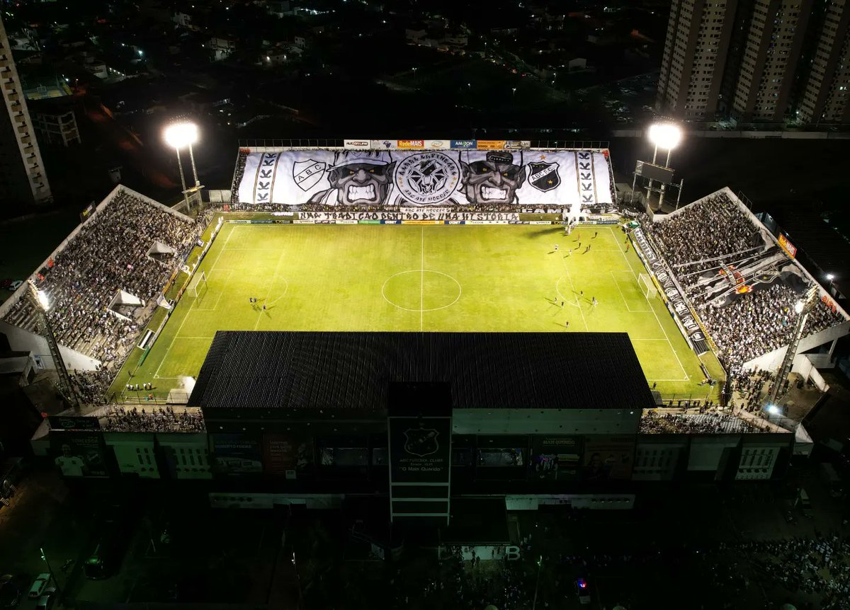 ABCFC's tweet photo. 🖤🤍 🎼 Alô, Deus! A Frasqueira te agradece, Senhor...
O ABC é a vida da Frasqueira! A Frasqueira é a vida do ABC.
Obrigado, torcedor alvinegro. Você faz parte dessa história!
🏆 ABC, o maior campeão do mundo!
#ABC57x
#OMaiorCampeãoDoMundo
#OMaisQueridoDoRN
#ABCFC https://t.co/InZ29ck8iO