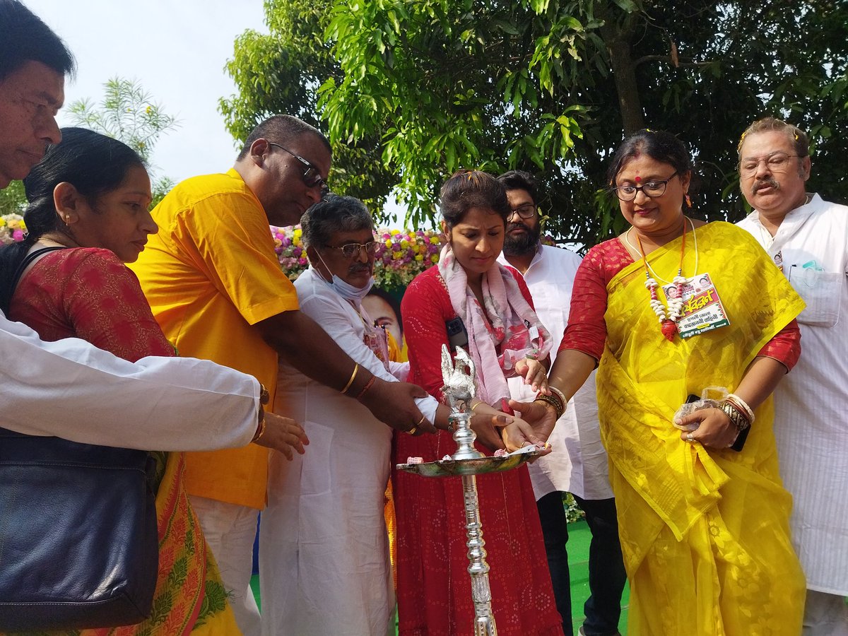 Runakhatun84's tweet photo. New Year celebration ১৪২৯[1429] organized by Hooghly District Bangajanani Bahini.
@MamataOfficial @abhishekaitc @sayani06 @AITCofficial https://t.co/GxdCZuI6oc