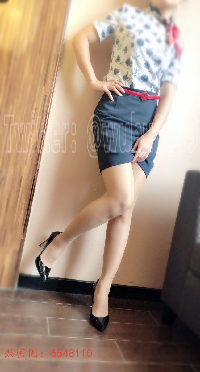 夫妻处久了都会腻，我们也不例外。多换换不同的衣服，不同的絲襪，不同的姿势，实在不行还可以给他体验下足*，多练练口活儿，男人下半身愉悦了，就会想着主动交公粮。 https://t.co/kEEEf4CRip