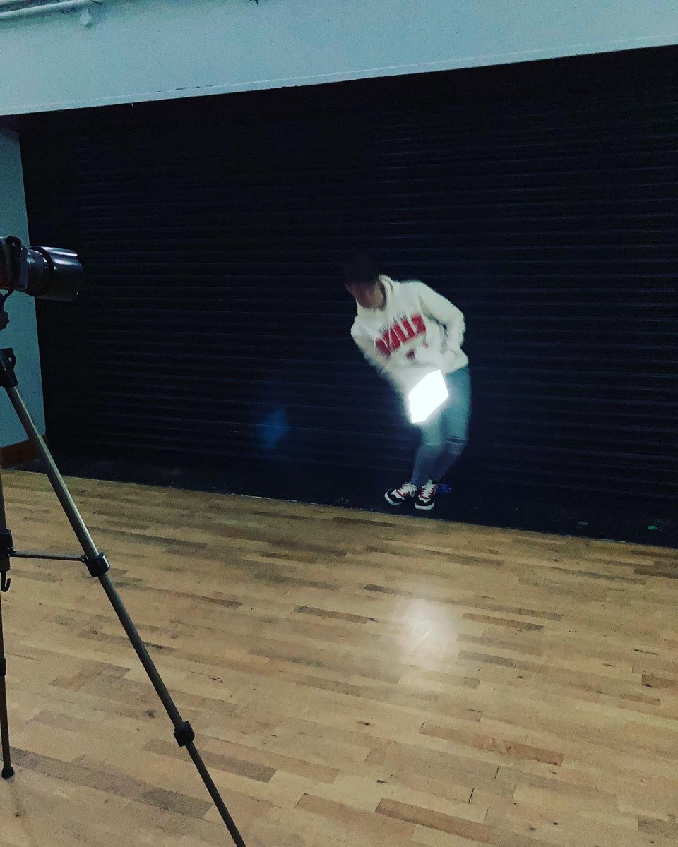 YouthWorkatCT's tweet photo. 🏘️Community of Homes- Wednesday 14th of April🏘️
Last night we did some light graffiti with artist Sinead Crumlish using a slow shutter speed on the camera and the torches on our phones to create art pieces!

 #churchestrust #derry #londonderry #graffiti #art #lightgraffiti https://t.co/J6e3Y1QWSJ