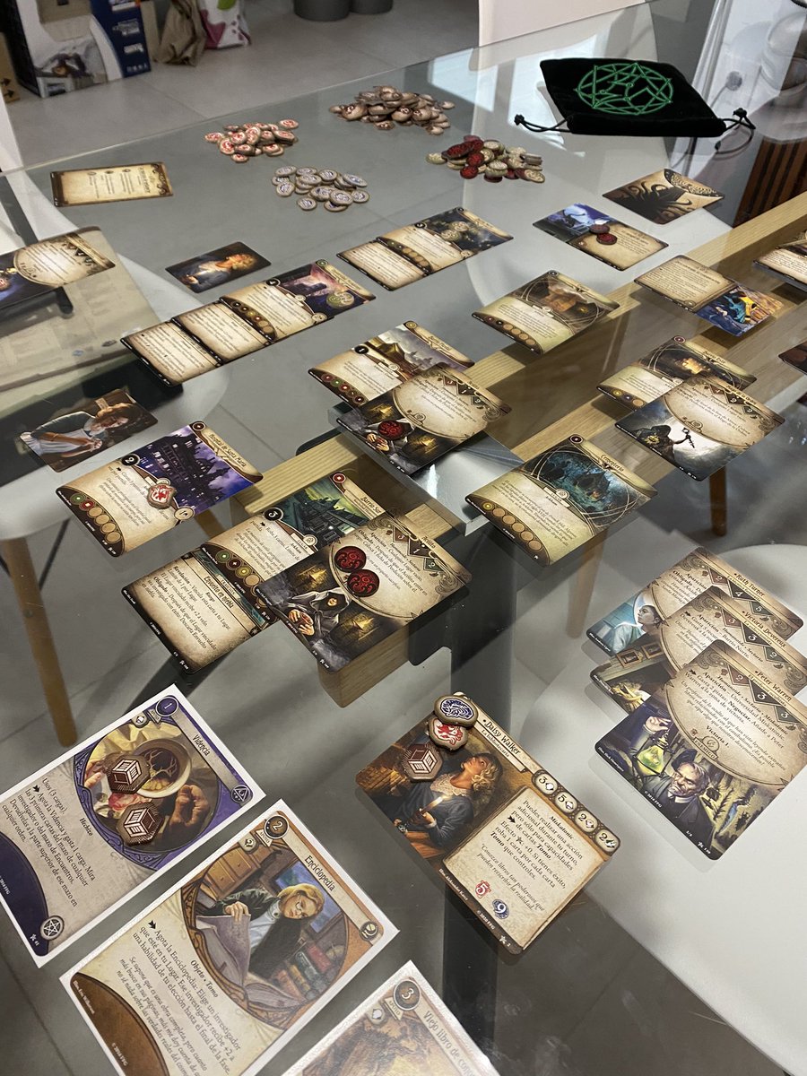 El equipo de investigadoras consiguió recabar cierta información, pero tuvieron que escapar del investigador que les daba caza! Esperemos que la información reunida sea suficiente… <a href="/FFGames/">FantasyFlightGames</a> <a href="/ArchivosArkham/">𝙻𝚘𝚜 𝙰𝚛𝚌𝚑𝚒𝚟𝚘𝚜 𝚍𝚎 𝙰𝚛𝚔𝚑𝚊𝚖</a> #ArkhamHorrorlcg