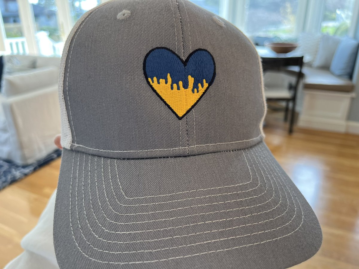 BrookeWBZ's tweet photo. Tower School fifth grader Charlie Dubow is using his heart art to raise money for kids in Ukraine. He designed these sweatshirts and hats, raising $11,000 so far for UNICEF. Stay tuned to @wbznewsradio for more! 💙💛🎨🖌 https://t.co/jQARHn6h2W