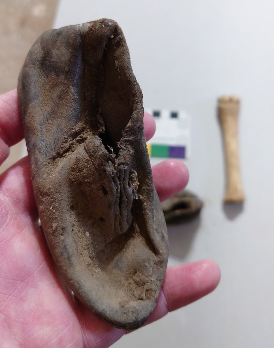 folkmagicman's tweet photo. Yesterday I visited a site in the Bredon area of Glos where two shoes and a goat bone with an incised cross on it have been discovered. The part of the building where they were found is 17th century and also has a nice amount of deliberate burn marks upstairs around a doorway. https://t.co/sIOXKUSyr9