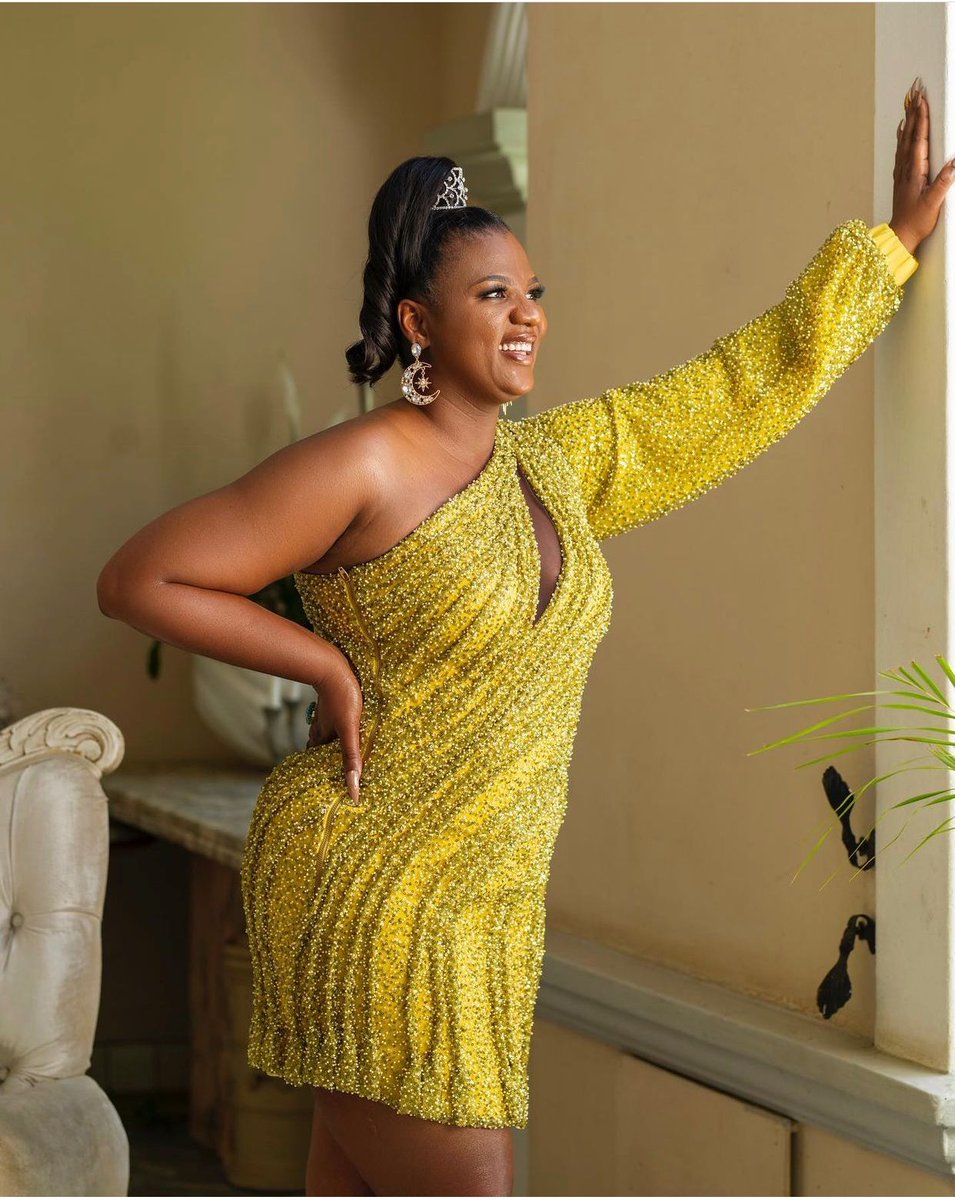 ClickMediaSA's tweet photo. Shes doing well, she is recognized, she is fun, people love her. Dont you Think Mamkhize is taking this award? https://t.co/MtlhcaCfNY