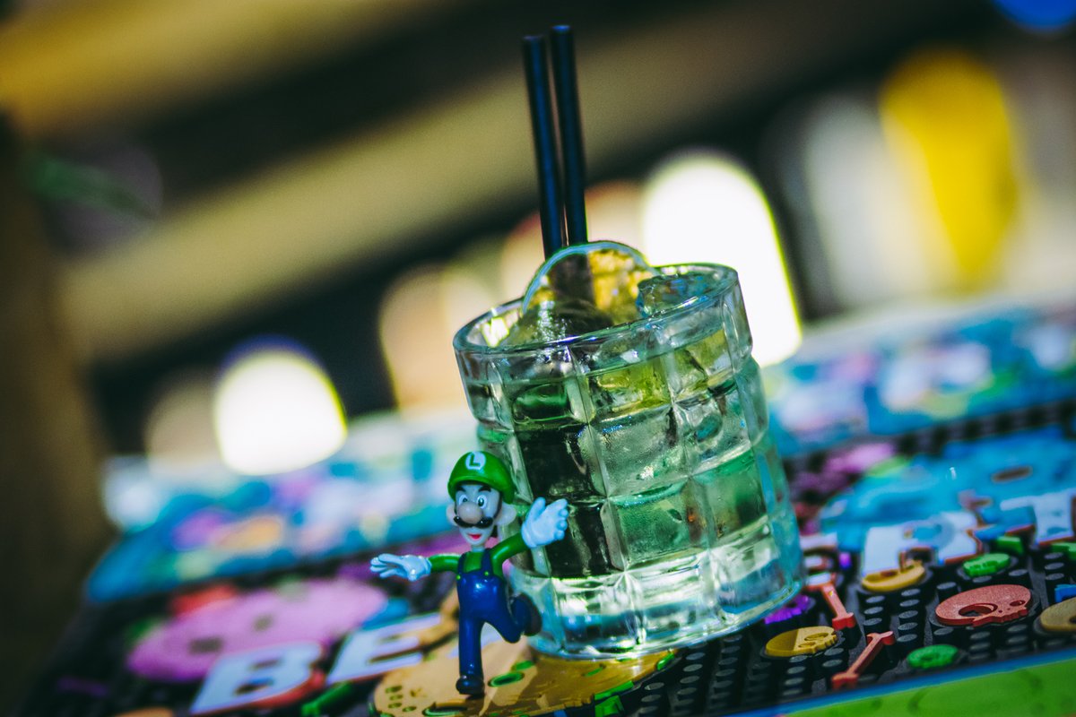 🍏 LOUGRONI 🍏

<a href="/WeareTurncoat/">Turncoat</a> London Dry Gin / Lillet Blanc / Green Chartreuse / Apple 

Let's get the Easter weekend party started! 🤌

#glitchbariom #madjacksiom #axesalescocktails #goodvibetribe #cocktails #axe #axethrowing #glitch #bar #lugroni