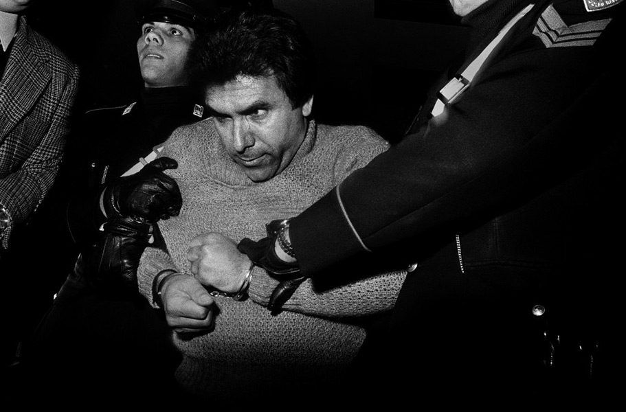 AntonioGil7's tweet photo. Ha muerto Letizia Battaglia, la fotógrafa que mejor retrató a la mafia siciliana y sus años más terribles. Empezó en un periódico local cuando era muy raro ver una mujer en su puesto. https://t.co/s48K8tWJ85