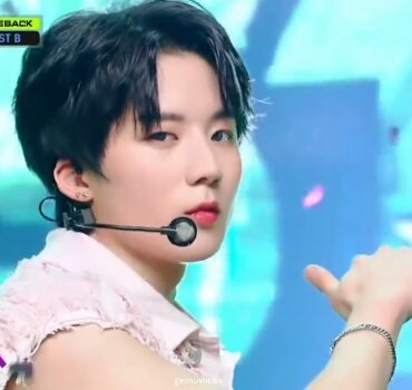 LeeGeonuPH's tweet photo. [📸] 220414 

Geonu ending fairy for their first RE=LOAD performance on Mcountdown✨

RE=LOAD D-DAY
#JUSTB #저스트비
#GEONU #이건우
#JUST_BEGUN_OUT_NOW 
@JUSTB_twt @JUSTB_Official

💎 https://t.co/M7sIIboLwL