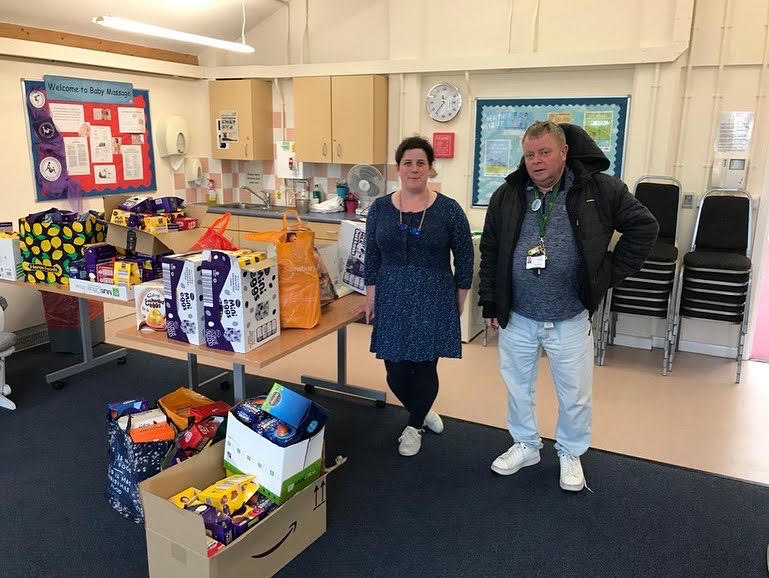 silk1069's tweet photo. The BEST part of the Easter Egg Appeal!!!
Handing the donations over to the amazing Charities and Causes.
@CheshireEast @davidlewisorg @_ncompass
#EasterEgg #CHESHIRE #Localradio #Silk1069 https://t.co/gVYzQY1jVC