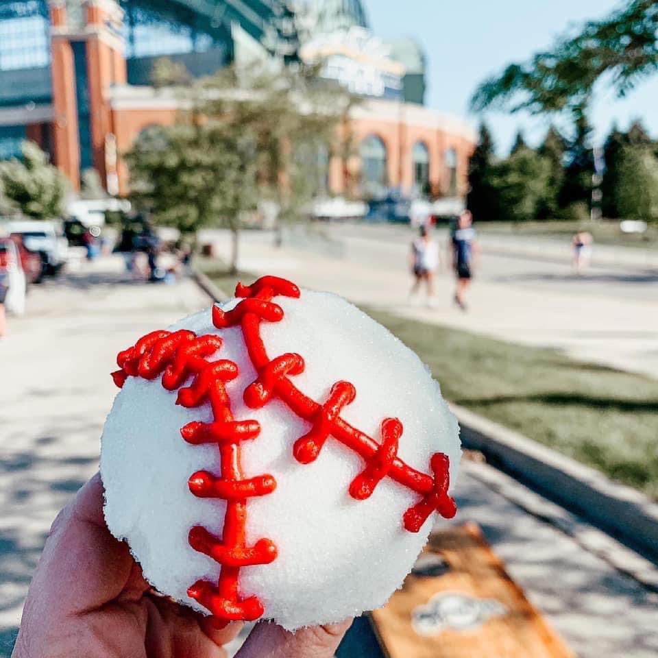 kateboss21's tweet photo. Happy home opener, @Brewers! 💙⚾️💛🥜 https://t.co/piFjoQr67B