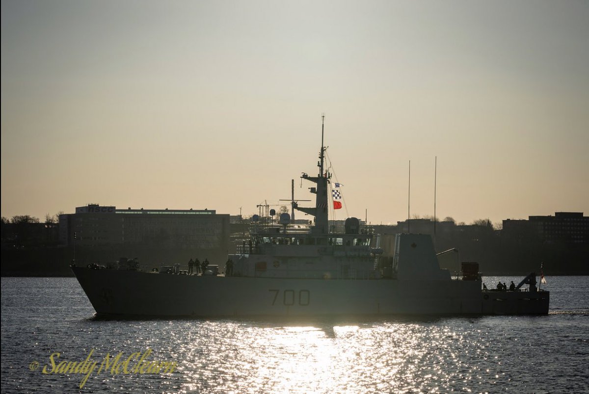 sandymcclearn's tweet photo. Maritime Coastal Defence Vessel #HMCSKingston entering Halifax Harbour on Wednesday morning. From the ferry, of course. #shipsinpics #RCNavy @RoyalCanNavy @RCN_MARLANT https://t.co/KgYCyWLpFW