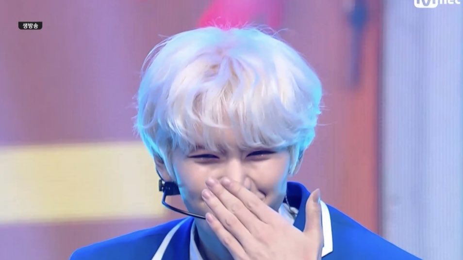 dailykmh's tweet photo. today’s ending fairy minhee 😭 https://t.co/JemiGUVFhp