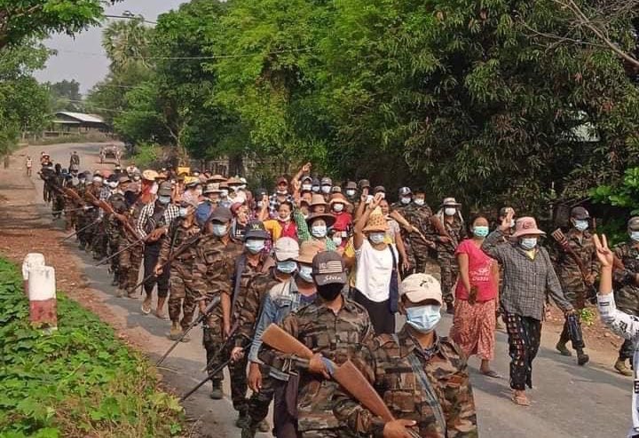 KYITHAR95368969's tweet photo. Federal Democracy New Year!!

Local PDFs and residents from a village of #Gangaw Twp, #Magway Division, staged the #RevolutionaryThingyan and protested to drive out the #MilitaryDictatorship on April 14.

#2022Apr14Coup 
#WhatsHappeningInMyanmar https://t.co/WzSiKsk2S4