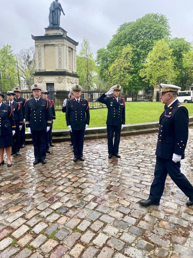 Le DCSSA au Père Lachaise pour la #cérémonie de #commémoration des 197 ans de la mort du baron Percy. Grand #chirurgien #militaire, inventeur de génie, homme de culture et de savoir, le baron Percy est une figure majeure de l’histoire du #SSA.

👉 bit.ly/3uPIeFz