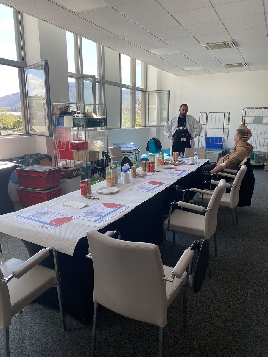 Nous avons eu l’honneur d’accueillir une nouvelle fois <a href="/EFS_Sante/">Établissement français du sang</a> ,pour une collecte de sang. 45 collaborateurs se sont mobilisés dont 15 nouveaux donneurs, grâce à eux, près de 135 transfusions seront rendues possibles dans les jours à venir ! Merci à tous les collaborateurs 👏🏼