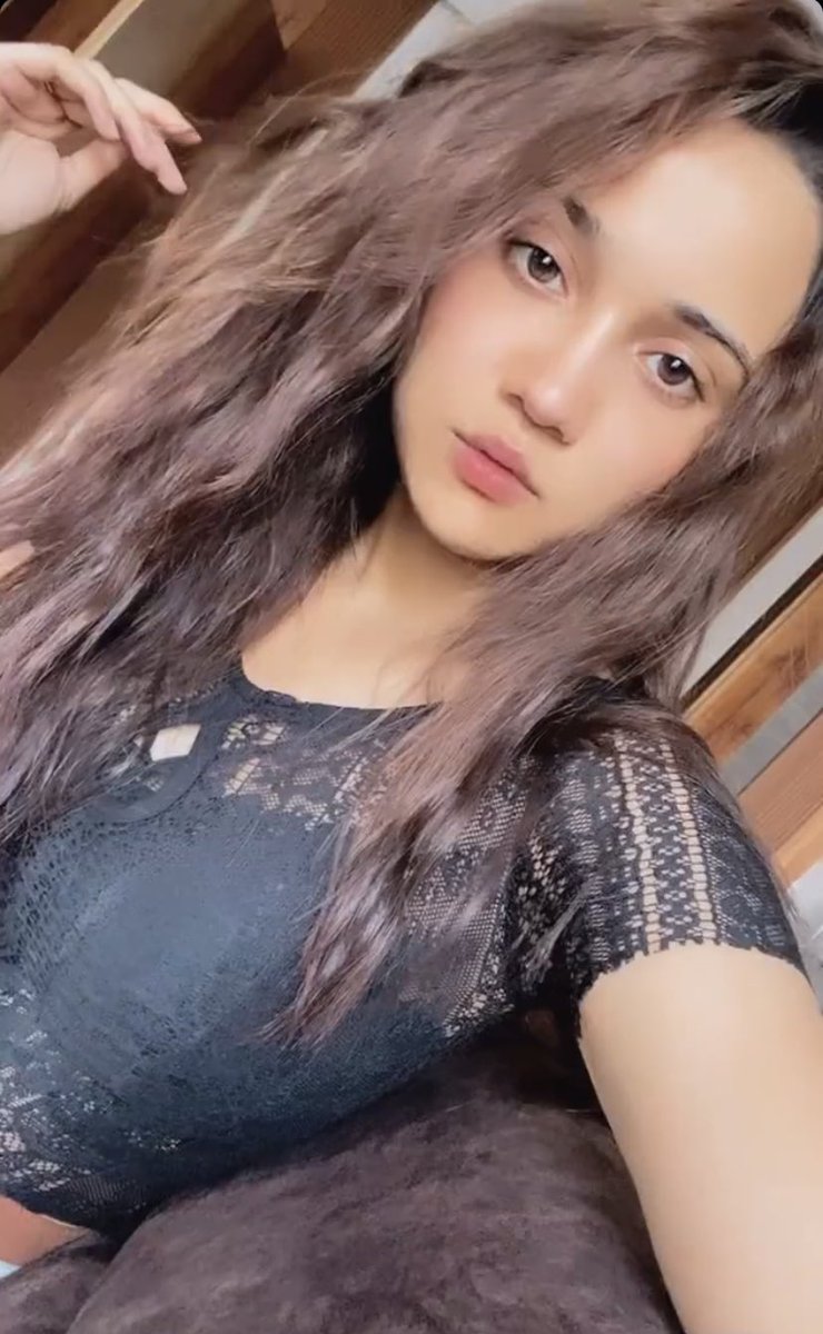 hourlyashi's tweet photo. #AshiSingh https://t.co/EKJwK8ZDrB