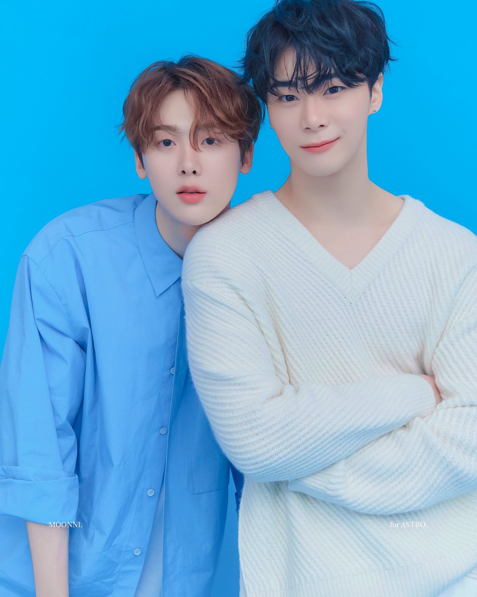 _moonniS2's tweet photo. 멈칫🤍💙
#아스트로 #문빈 #산하 #윤산하 https://t.co/W47pjGWr5H